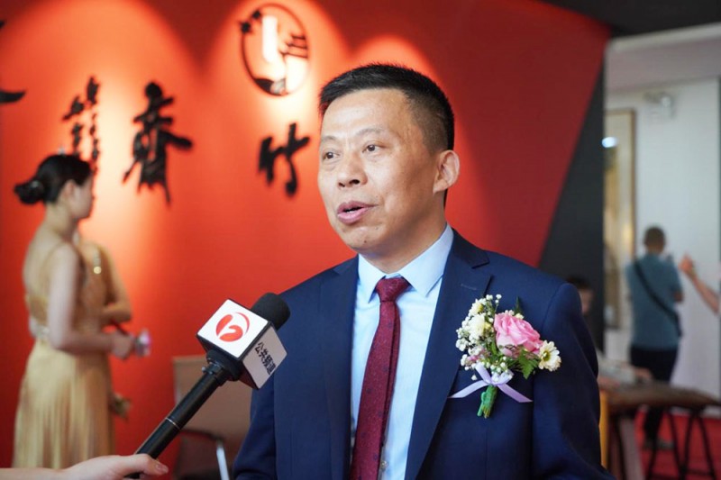 &rdquo;十竹齋新安博古工坊&ldquo;品牌創始人吳曉東正在接受媒體采訪