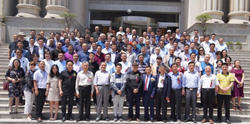 以上圖片均為揭牌慶典和剪彩期間的現場掠影，最后一張是所有與會賓客喜聚一堂，合影留念